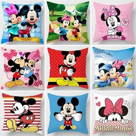Almohada mickey y minie.......venta x una unidad