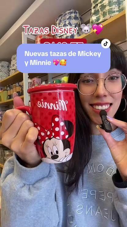 tazas con tapa mas cuchara minmie mouse y mickey mouse.....venta x una unidad